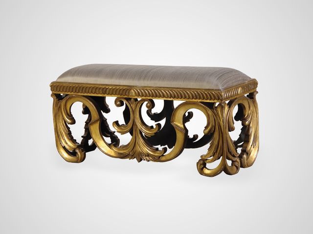 Банкетка Версаль в шелковой обивке в английском стиле