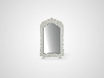 Зеркало напольное белого цвета в резной раме в английском стиле