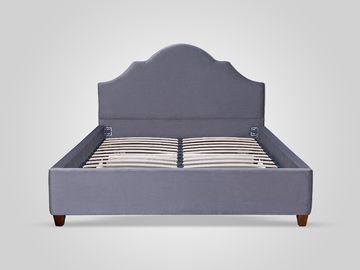 Кровать в ткани из велюра в классическом стиле