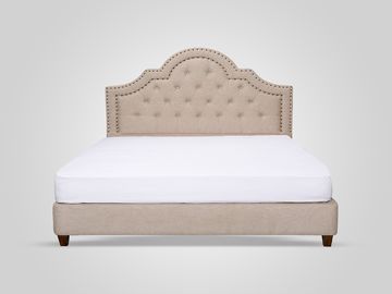 Кровать с мягким изголовьем в каретной стяжке классический стиль
