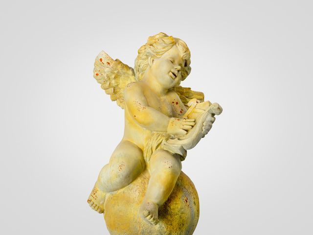 Ангел с лирой статуэтка напольная, в желтом цвете со старением