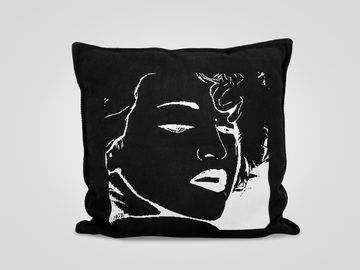 Подушка «Мадонна»
